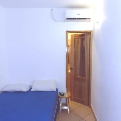 Отель Hostal Yaku Montañita Номер Делюкс с двуспальной кроватью фото 9