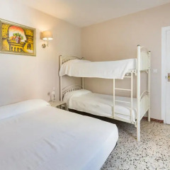 Отель Málaga Inn 2* Кровать в общем номере с двухъярусной кроватью фото 2