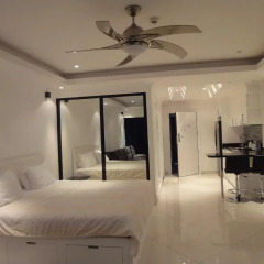 Отель Vtsix Condo Service at View Talay Condo Студия с различными типами кроватей