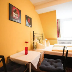 Отель Pension/Guesthouse am Hauptbahnhof Стандартный номер с двуспальной кроватью (общая ванная комната) фото 25
