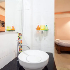 Отель Baan Sutra Guesthouse 3* Стандартный номер с различными типами кроватей фото 11