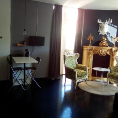Отель Reina 12 Guest House в номере