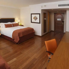 Отель InterContinental Cali 4* Улучшенный номер с различными типами кроватей фото 3