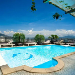 The Summer Hotel бассейн