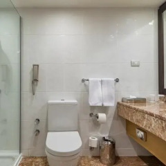 Mersin HiltonSA Турция, Мерсин - отзывы, цены и фото номеров - забронировать отель Mersin HiltonSA онлайн ванная фото 3