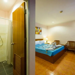 Inn Patong Hotel Phuket 3* Семейный номер Делюкс с двуспальной кроватью фото 10