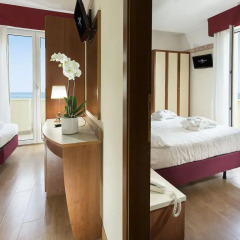 Hotel Bikini комната для гостей фото 4