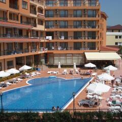 Отель Happy Aparthotel&Spa бассейн