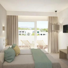 Отель Apartamentos Cala d'Or Playa Улучшенные апартаменты с различными типами кроватей фото 6