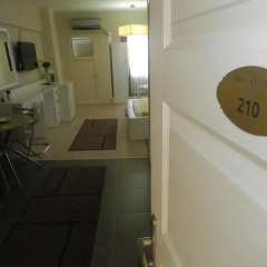 Отель Simal Airport Suites ванная