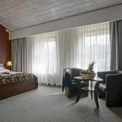 Отель Rezydencja Sienkiewiczówka 3* Апартаменты с различными типами кроватей фото 6