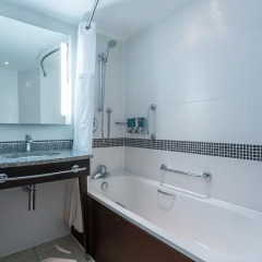 Отель Hampton by Hilton Exeter Airport 3* Стандартный номер с двуспальной кроватью фото 17