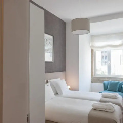 Отель Feels Like Home Rossio Prime Suites 4* Стандартный номер с 2 отдельными кроватями (общая ванная комната) фото 8