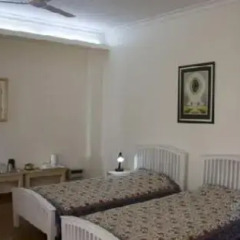 Отель Colonel's Retreat At The Airport 3* Стандартный номер с различными типами кроватей фото 7