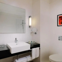 Отель Courtyard by Marriott Budapest City Center 4* Номер Делюкс с различными типами кроватей фото 7