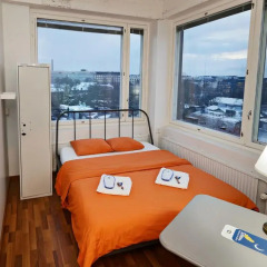 Отель CheapSleep Helsinki Стандартный номер с двуспальной кроватью (общая ванная комната)