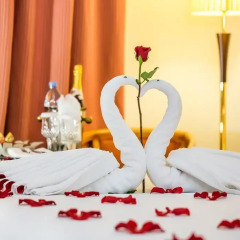 Отель Holiday International Sharjah Улучшенный номер с различными типами кроватей