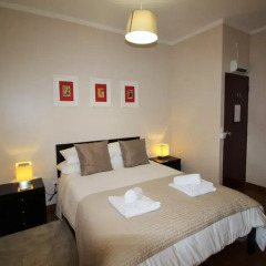 Отель The Capital Boutique B&B Номер Делюкс разные типы кроватей фото 4
