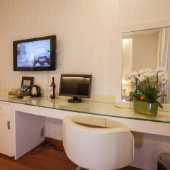 Golden Star Hotel - 60 Le Thanh Ton 2* Номер Делюкс с различными типами кроватей фото 4