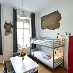 Kiez Hostel Berlin Кровать в общем номере с двухъярусной кроватью фото 2