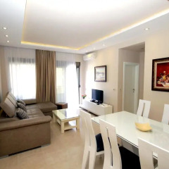 Отель Butua Residence 4* Улучшенные апартаменты с различными типами кроватей фото 4