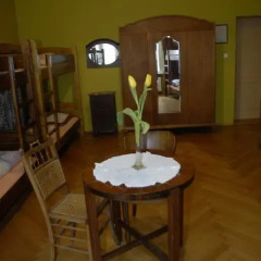 Hostel Mleczarnia Кровать в общем номере с двухъярусной кроватью фото 18