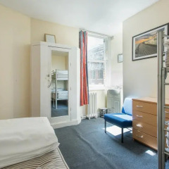 Hotel Strand Continental Кровать в общем номере с двухъярусной кроватью