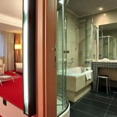 Отель Holiday Inn Belgrade ванная фото 2