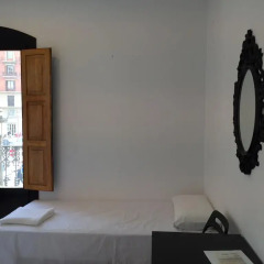 Отель Reina 12 Guest House 3* Стандартный номер с 2 отдельными кроватями фото 4