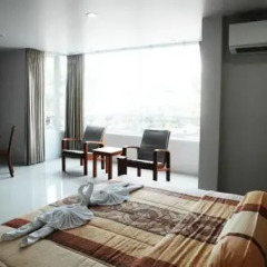 Апартаменты Naiharn Beach Road Apartment Студия Делюкс с различными типами кроватей фото 5