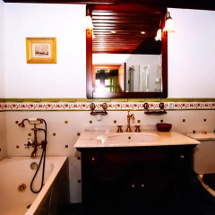 Отель Sharlopova Boutique Guest House - Sauna & Hot Tub 4* Номер Делюкс