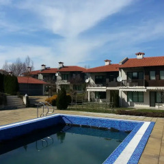 Отель House No 5 in Priselci Green Hills Complex Варна бассейн
