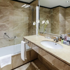 Отель H10 Itaca 4* Улучшенный номер с двуспальной кроватью