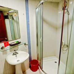 Amigo Hotel 2* Улучшенный номер с двуспальной кроватью фото 25