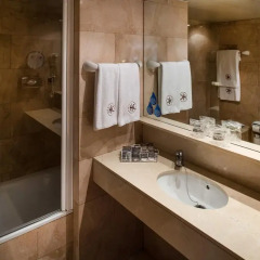 Отель Catalonia Barcelona Golf 3* Улучшенный номер с различными типами кроватей фото 5