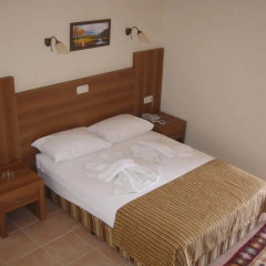 Moms Hotel комната для гостей фото 4