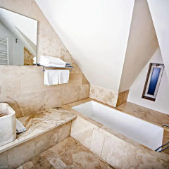 Отель Golden Crown 4* Улучшенный номер с двуспальной кроватью фото 12