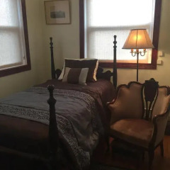 Отель Ledroit Park Renaissance Bed and Breakfast 3* Номер с общей ванной комнатой с различными типами кроватей (общая ванная комната) фото 3