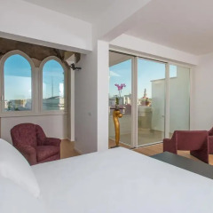 Отель Le Bifore Charming House Лечче комната для гостей фото 2