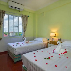 Hotel Myat Nan Taw Win 3* Улучшенный номер с различными типами кроватей фото 3
