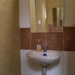 Отель Mochila Hostal Колумбия, Кали - отзывы, цены и фото номеров - забронировать отель Mochila Hostal онлайн ванная