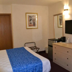 Отель Travelodge by Wyndham Niagara Falls США, Ниагара-Фолс - отзывы, цены и фото номеров - забронировать отель Travelodge by Wyndham Niagara Falls онлайн комната для гостей