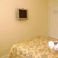 Отель Americana Inn 2* Стандартный номер с двуспальной кроватью (общая ванная комната) фото 10