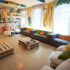 Whole Wide World Hostel комната для гостей