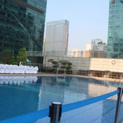 Wongtee V Hotel бассейн