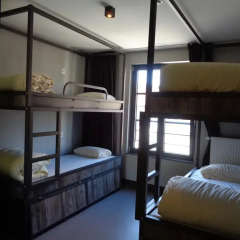 Brxxl 5 City Centre Hostel Кровать в общем номере с двухъярусной кроватью фото 3