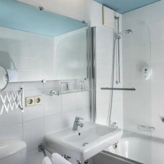 City Hotel Berlin East 4* Стандартный номер с двуспальной кроватью фото 4