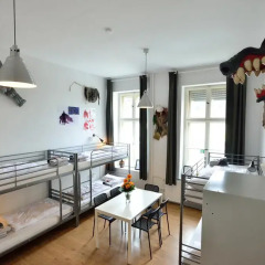 Kiez Hostel Berlin Кровать в общем номере с двухъярусной кроватью фото 4