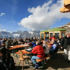 Отель Rifugio Baita Cuz Долина Валь-ди-Фасса приотельная территория