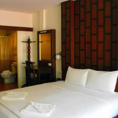Отель The Album Loft at Phuket 3* Улучшенный номер с двуспальной кроватью фото 10